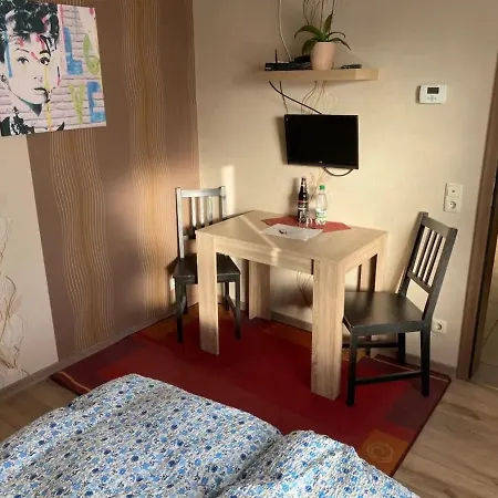 Gastezimmer Laura Mit Doppelbett بيت ضيافة